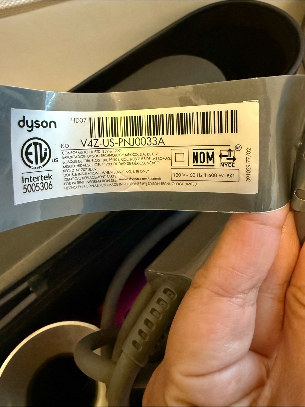✨GENUINE✨Dyson Supersonic Hair Dryer in Hot Pink with Navy Case and Accessories - Picture 4 of 5